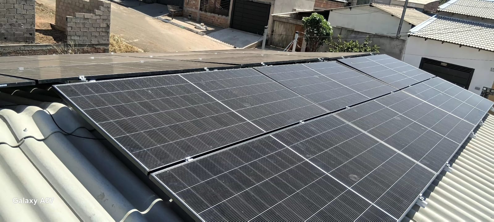 Sistema de energia solar instalado pela Ennerlaize